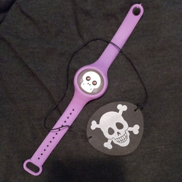 Cat Earrings! Patches! Skull Accessories! Sticker! A Partridge in a POSH TREE π - Picture 13 of 16